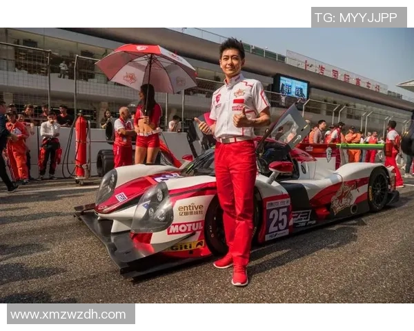 足球巨星名片全解析：从场上表现到背后故事的全面解读