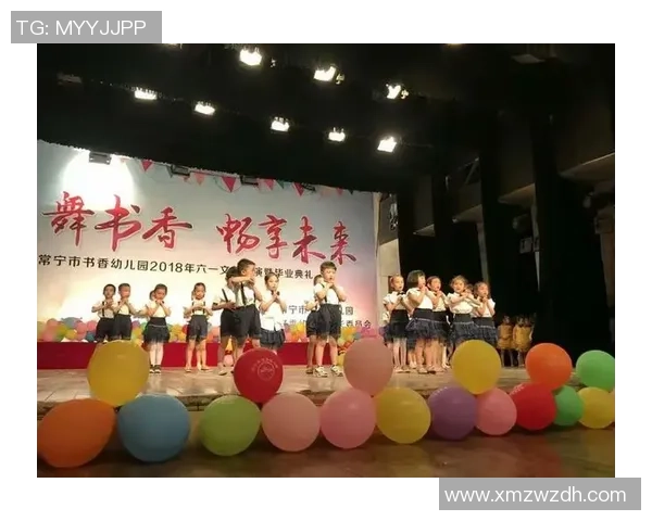 足球星光璀璨时刻:回顾那些令人难忘的欢乐瞬间与精彩瞬间 足球星光璀璨时刻:回顾那些令人难忘的欢乐瞬间与精彩瞬间