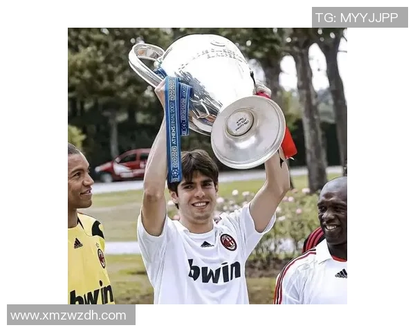 全球最帅十大足球球星盘点 颜值与实力并存的球场男神 全球最帅十大足球球星盘点 颜值与实力并存的球场男神